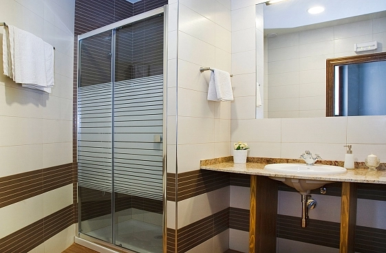 Cuartos de baño completos.