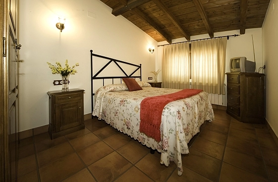 Habitación con cama doble