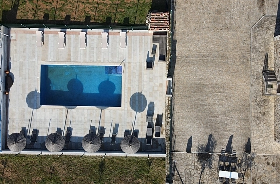 Parking privado en la finca.