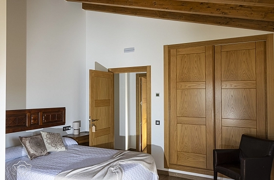 Habitación con cama doble